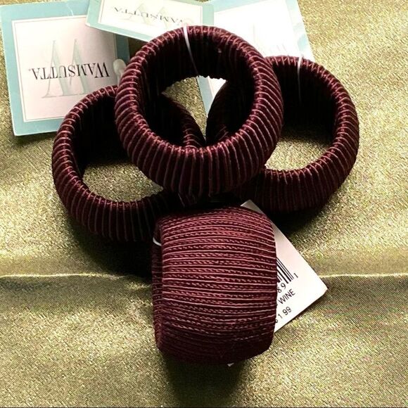 3/$15 Set of 4 Burgundy Napkin Rings - Picture 3 of 3
